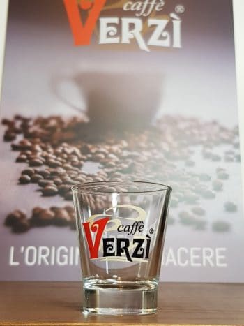 VERZI Gratis Aktion Espressoglas mit VERZI Logo mit jeder Packung ricco